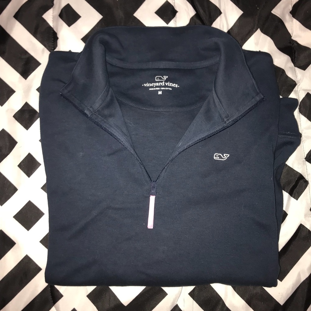 Navy blue vineyard vines pullover